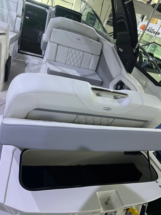 Regal 28 Express usata in vendita