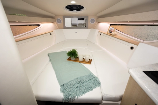 Regal 28 Express usata in vendita