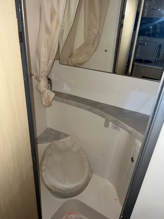 Regal 28 Express usata in vendita