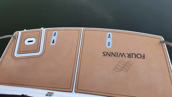 Four Winns V275 usata in vendita