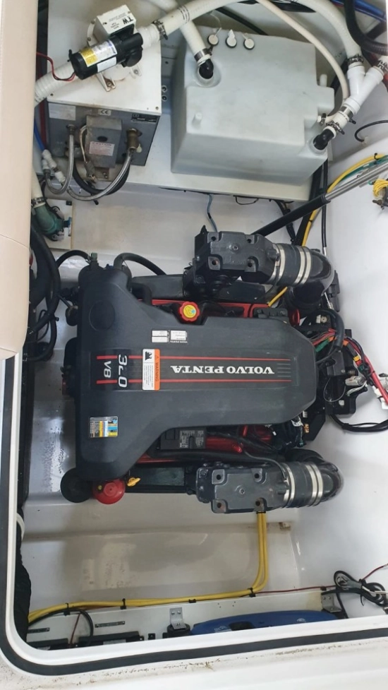 Four Winns V275 usata in vendita