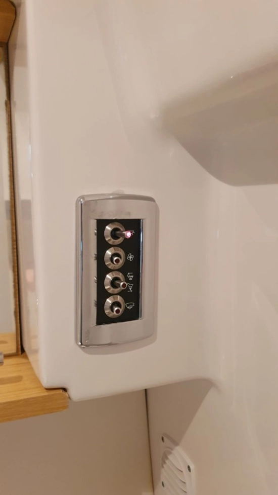 Four Winns V275 usata in vendita