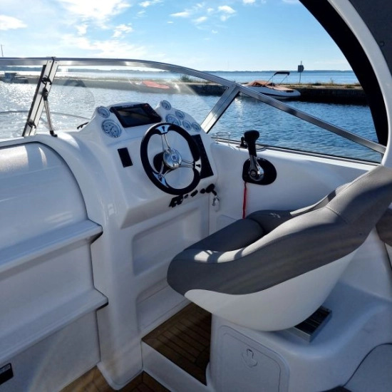 Coral Yacht 750 Sport Cruiser de segunda mano en venta