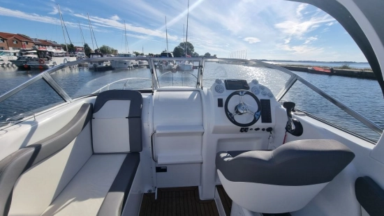 Coral Yacht 750 Sport Cruiser de segunda mano en venta