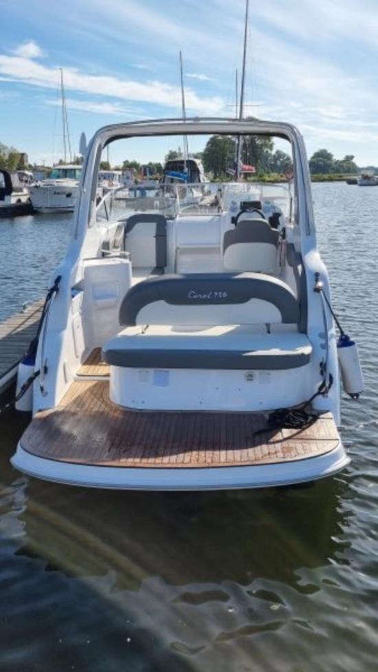 Coral Yacht 750 Sport Cruiser de segunda mano en venta
