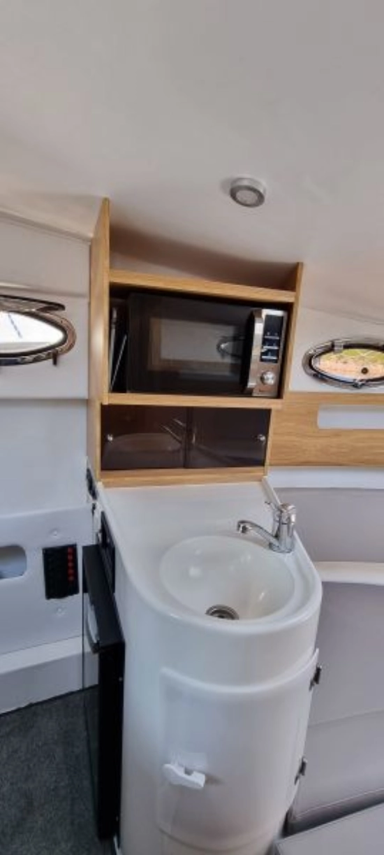 Coral Yacht 750 Sport Cruiser de segunda mano en venta