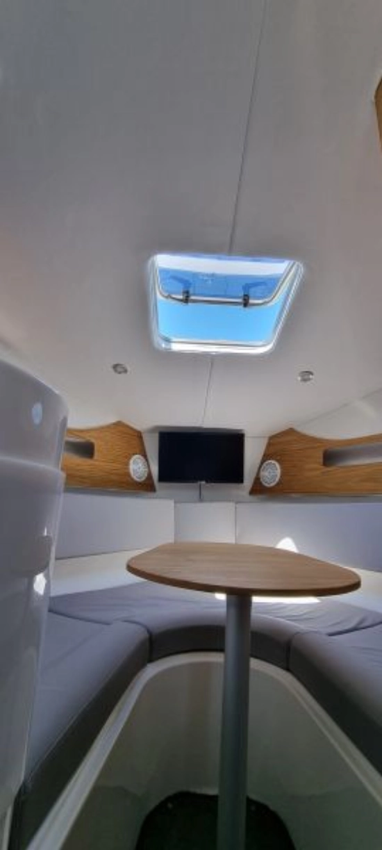 Coral Yacht 750 Sport Cruiser de segunda mano en venta