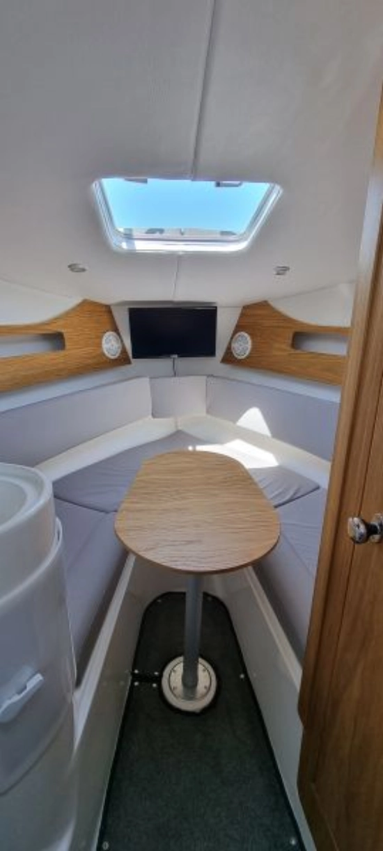 Coral Yacht 750 Sport Cruiser de segunda mano en venta