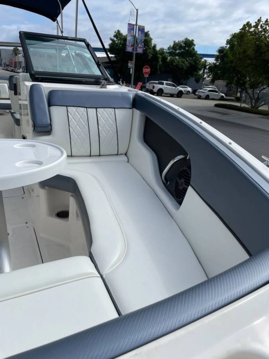 Sea Ray Sundeck 240 novos à venda