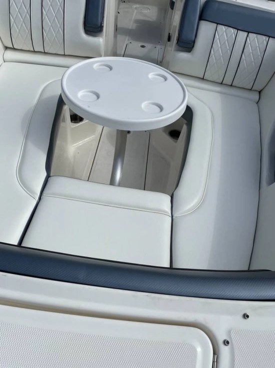 Sea Ray Sundeck 240 novos à venda