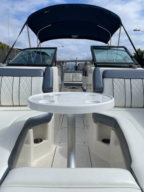Sea Ray Sundeck 240 novos à venda