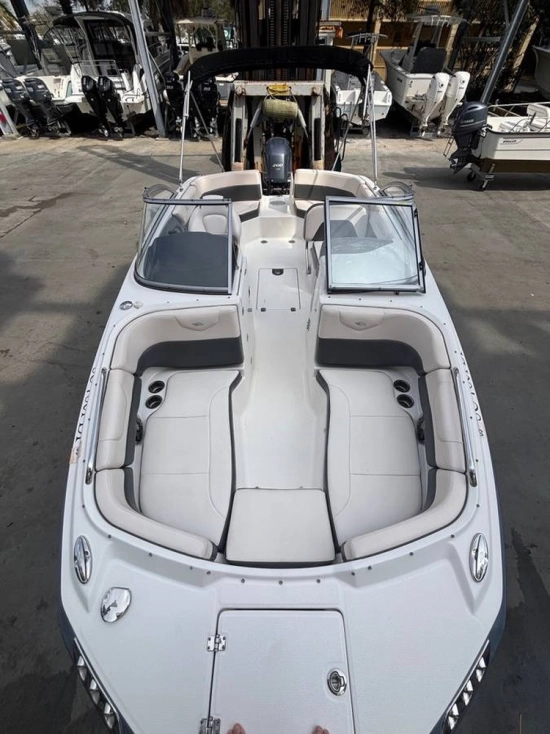 Chaparral 230 Suncoast Deluxe nuova in vendita