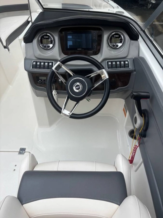 Chaparral 230 Suncoast Deluxe nuova in vendita