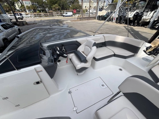 Chaparral 230 Suncoast Deluxe nuova in vendita