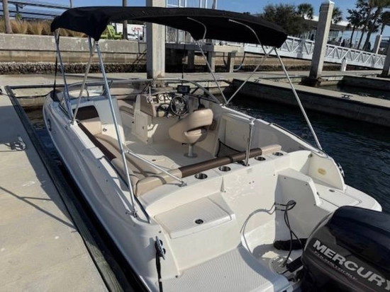 Bayliner 210 usado à venda
