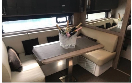 Azimut Atlantis 43 usata in vendita