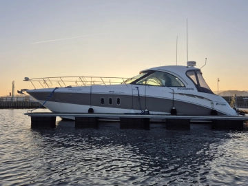 Cruisers Yachts 390 Coupe usata in vendita