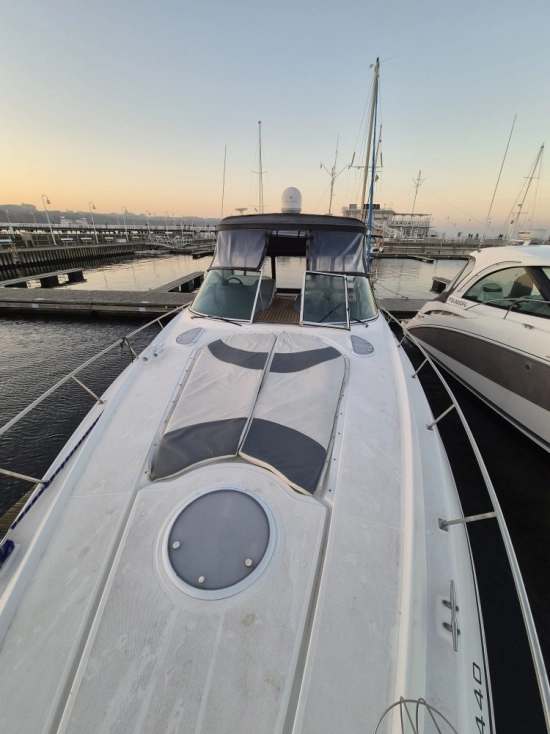 Cruisers Yachts 370 Express usata in vendita