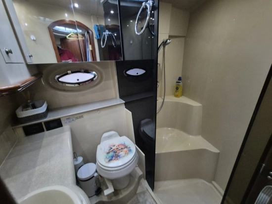 Cruisers Yachts 370 Express usata in vendita