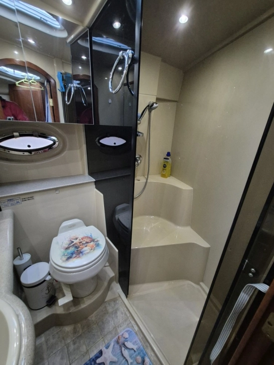 Cruisers Yachts 370 Express usata in vendita