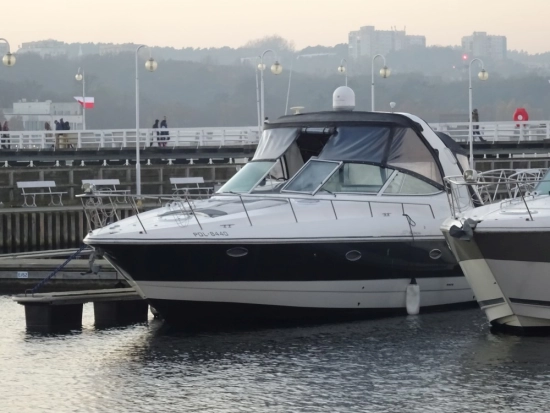 Cruisers Yachts 370 Express usata in vendita