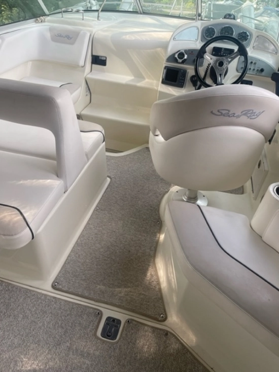 Sea Ray Sundancer 255 usata in vendita