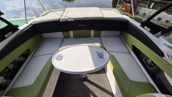 Glastron 245 GTS novos à venda