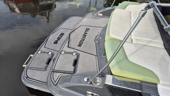 Glastron 245 GTS novos à venda