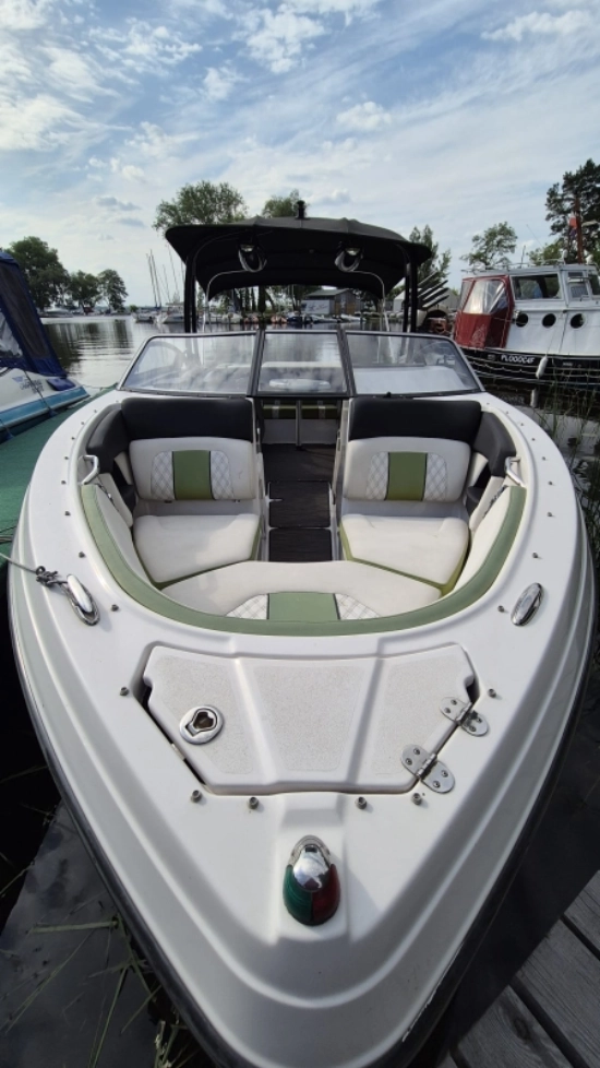 Glastron 245 GTS novos à venda