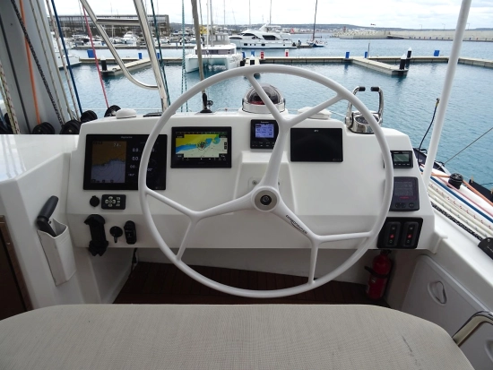 Chantier Catana Bali 5.4 usado à venda