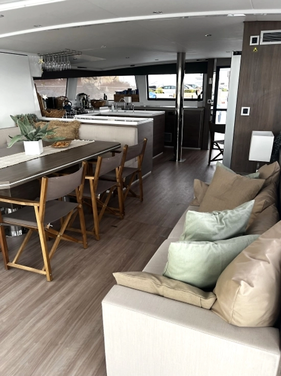 Chantier Catana Bali 5.4 usado à venda