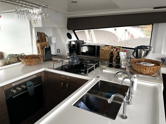 Chantier Catana Bali 5.4 usado à venda