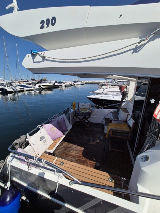 Galeon 290 Fly usado à venda