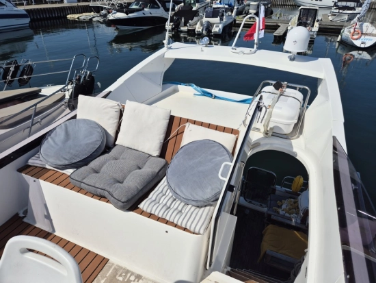 Galeon 290 Fly usado à venda