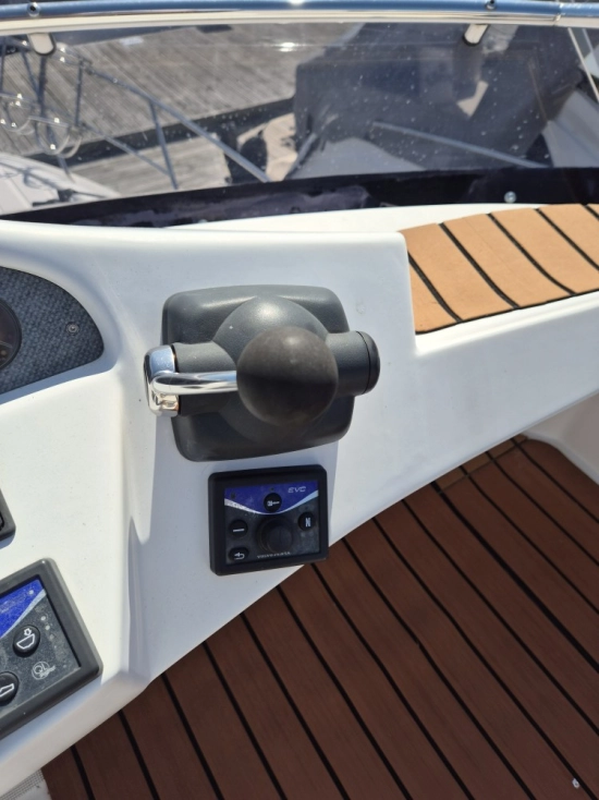 Galeon 290 Fly usado à venda
