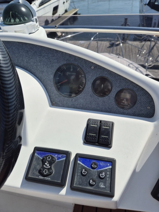 Galeon 290 Fly usado à venda