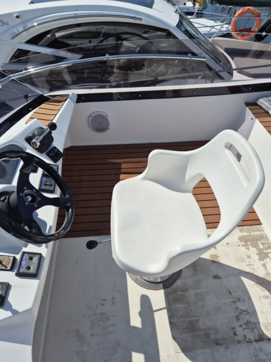 Galeon 290 Fly usado à venda