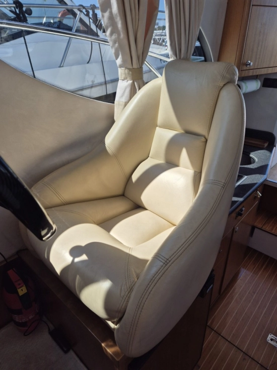 Galeon 290 Fly usado à venda