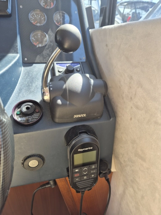 Galeon 290 Fly usado à venda