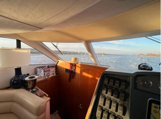 Galeon 290 Fly usado à venda