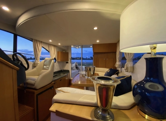 Galeon 290 Fly usado à venda