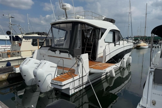 Beneteau Antares 12 Flybridge de segunda mano en venta
