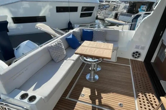 Beneteau Antares 12 Flybridge de segunda mano en venta