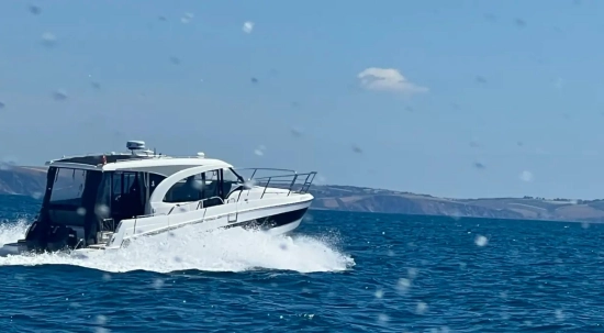 Beneteau Antares 11 Coupe usado à venda
