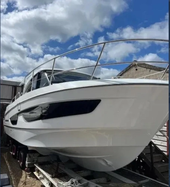 Beneteau Antares 11 Coupe usado à venda