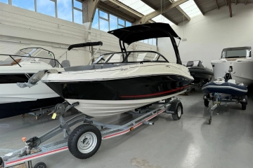 Bayliner VR5 usado à venda