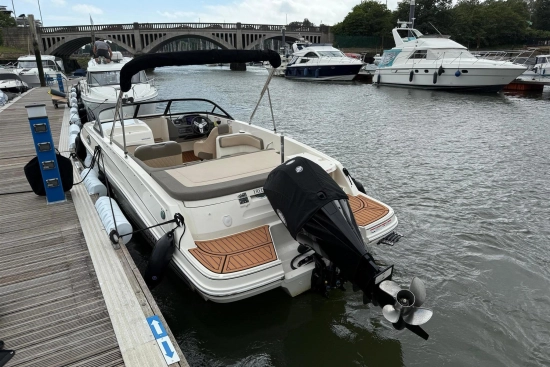 Bayliner VR6 usado à venda