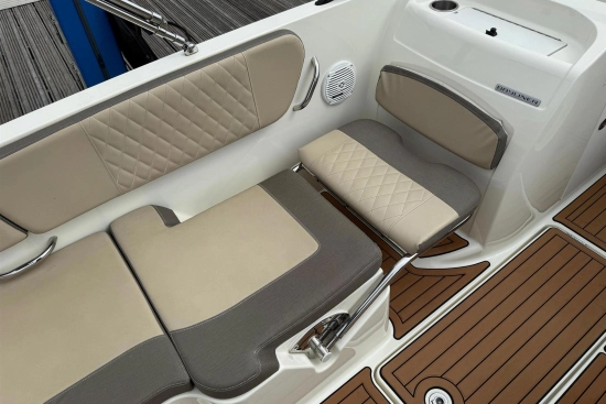 Bayliner VR6 usado à venda