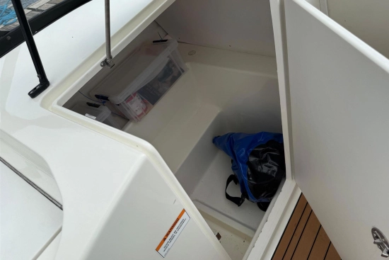 Bayliner VR6 usado à venda