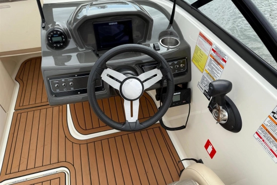 Bayliner VR6 usado à venda